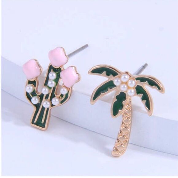 🏝 Betsey Johnson unique mismatched palm tree & cactus earrings 🏝 - Picture 6 of 9